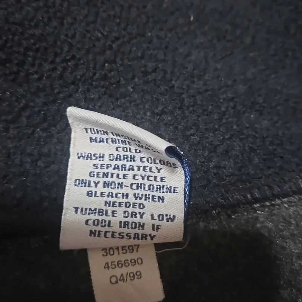 BOY'S OLD NAVY PULLOVER
